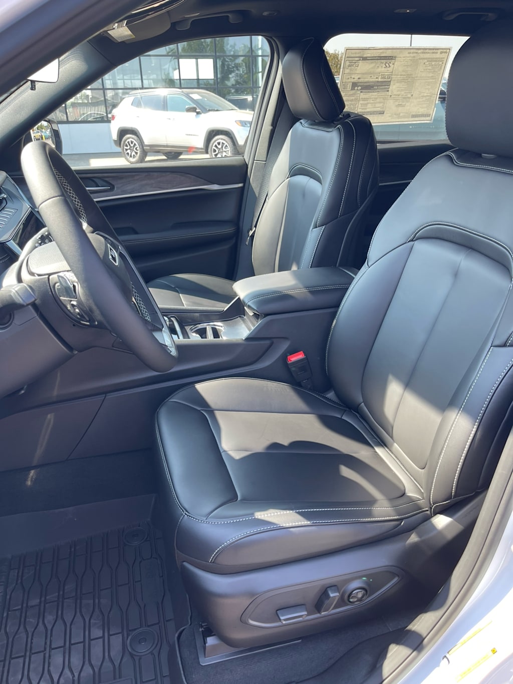 Thumbnail: 2026 Jeep Grand Cherokee L - 9