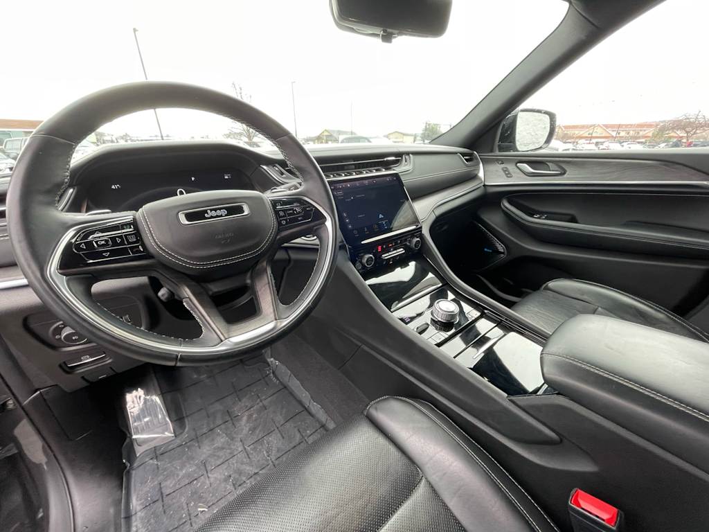 2021 Jeep Grand Cherokee L Overland 2