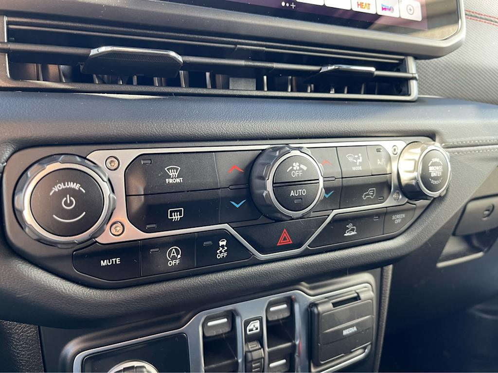 Thumbnail: 2024 Jeep Wrangler - 22