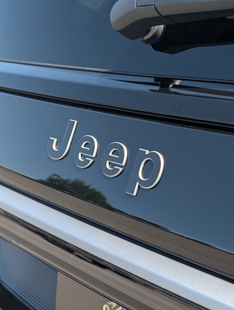 Thumbnail: 2026 Jeep Grand Wagoneer L - 15