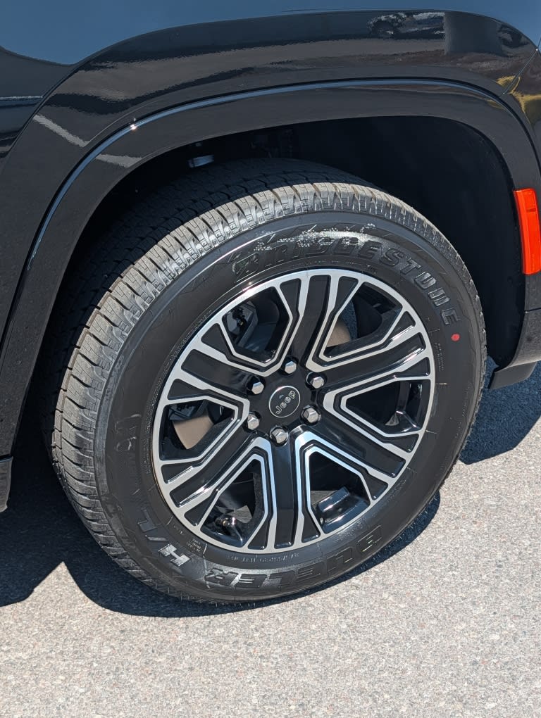 Thumbnail: 2026 Jeep Grand Wagoneer L - 7