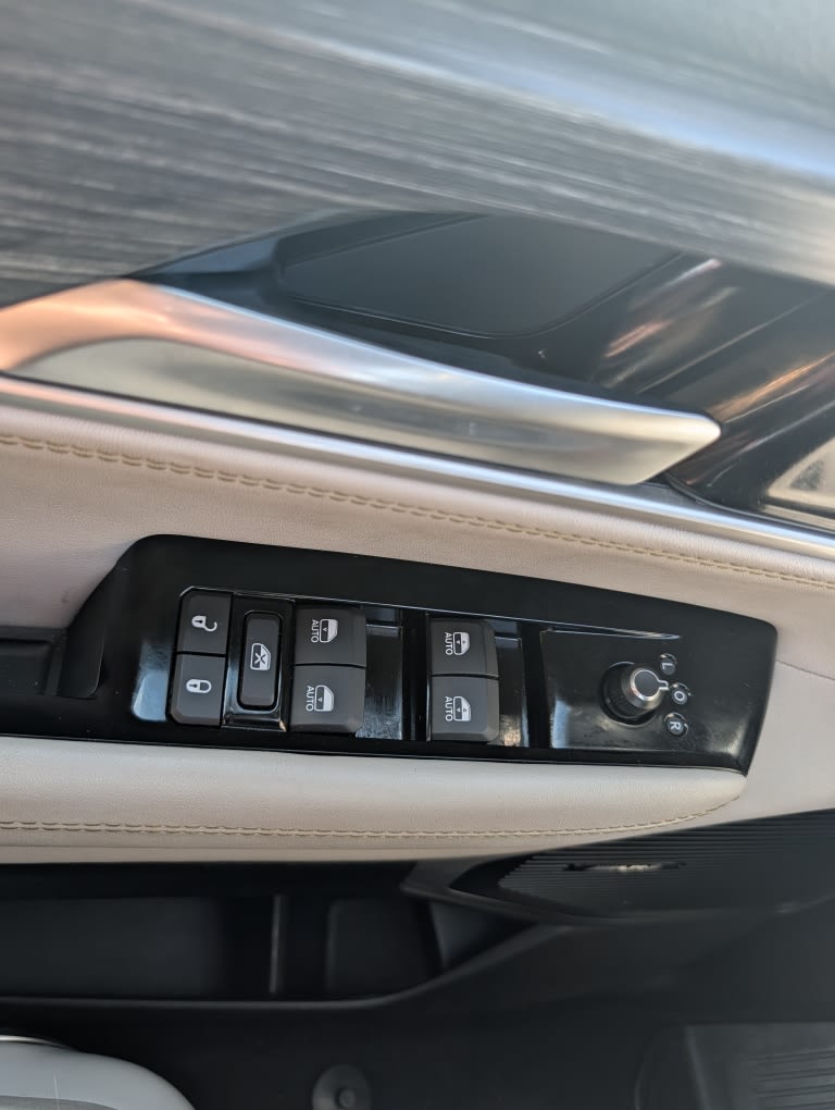 Thumbnail: 2024 Jeep Wagoneer - 23