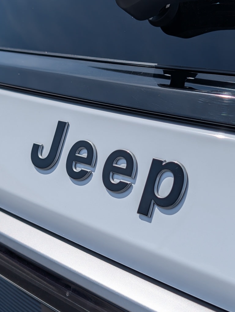 Thumbnail: 2026 Jeep Grand Wagoneer - 17