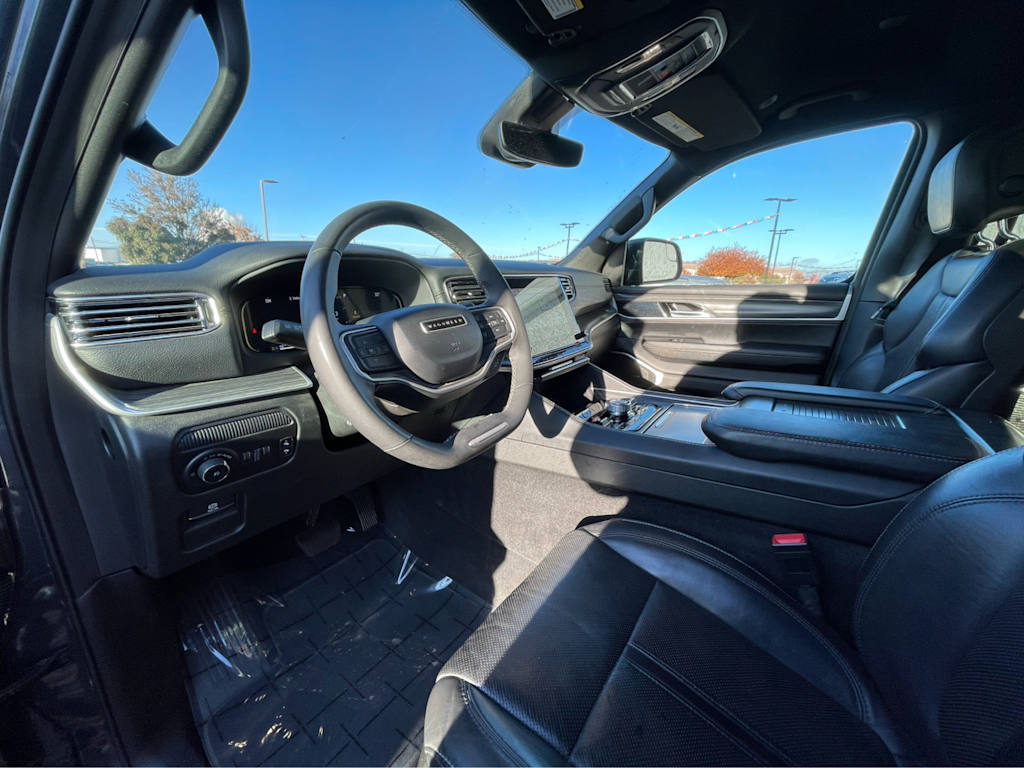 Thumbnail: 2023 Jeep Wagoneer - 2