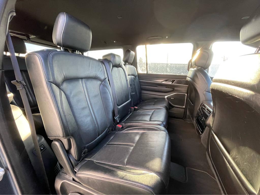 Thumbnail: 2023 Jeep Wagoneer - 26