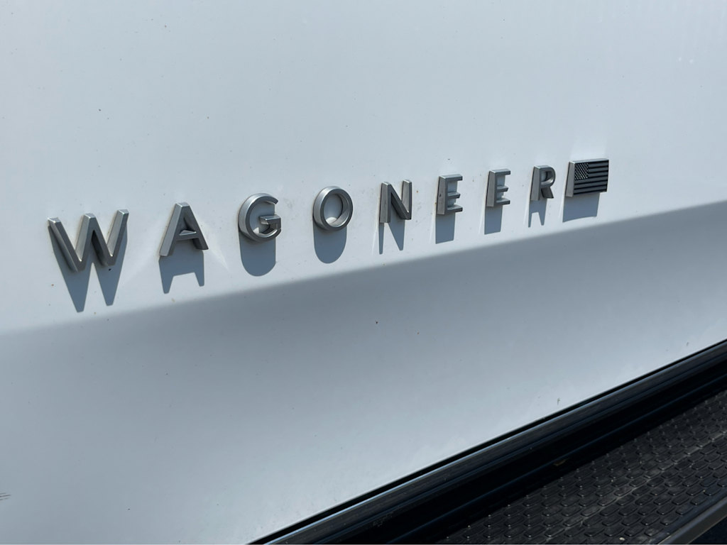 Thumbnail: 2022 Jeep Wagoneer - 6