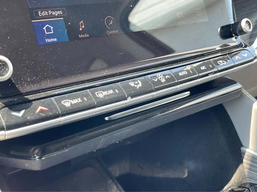 Thumbnail: 2022 Jeep Wagoneer - 21
