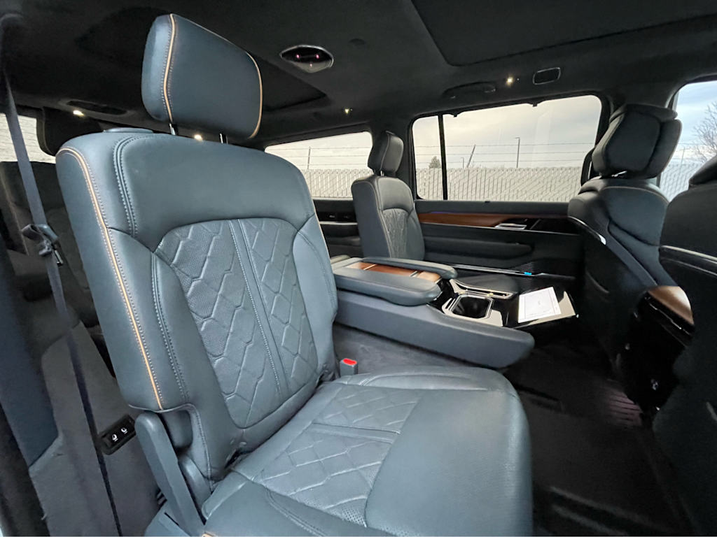 Thumbnail: 2022 Jeep Grand Wagoneer - 27