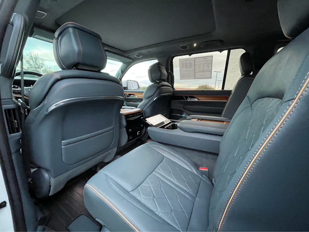 Thumbnail: 2022 Jeep Grand Wagoneer - 11