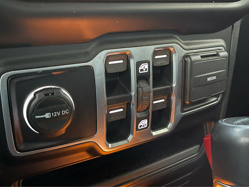 Thumbnail: 2021 Jeep Gladiator - 19