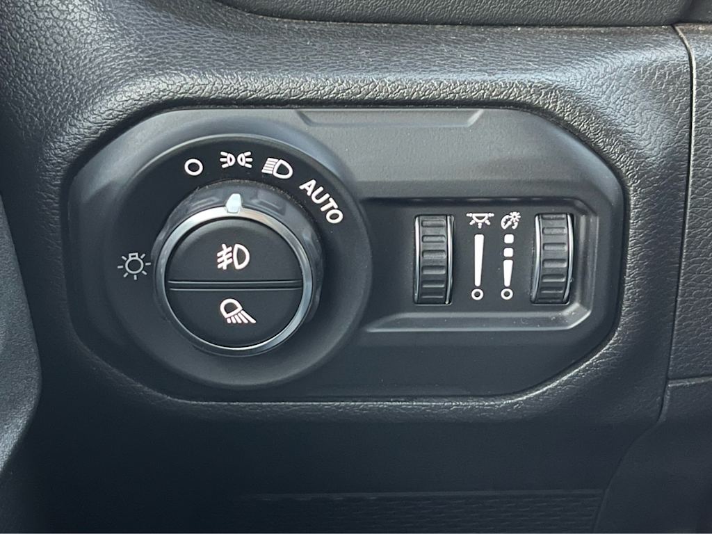 Thumbnail: 2021 Jeep Gladiator - 20