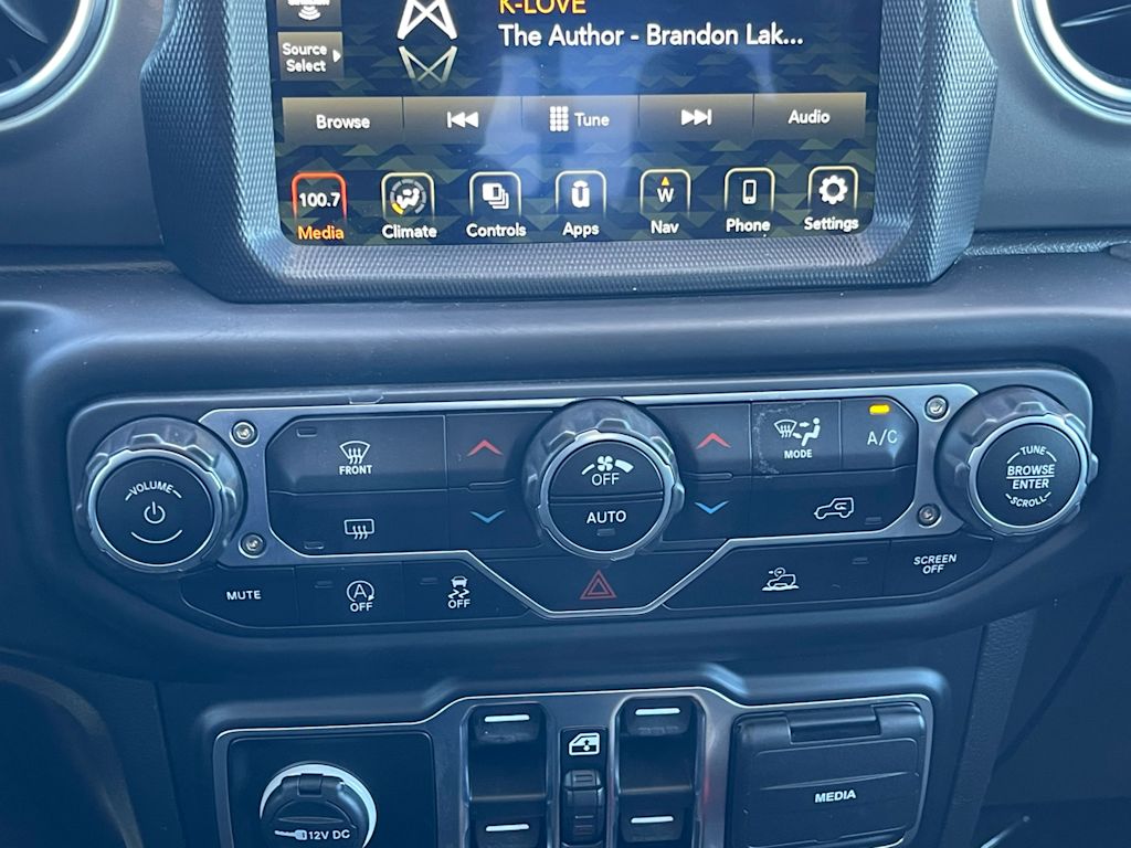 Thumbnail: 2023 Jeep Gladiator - 22