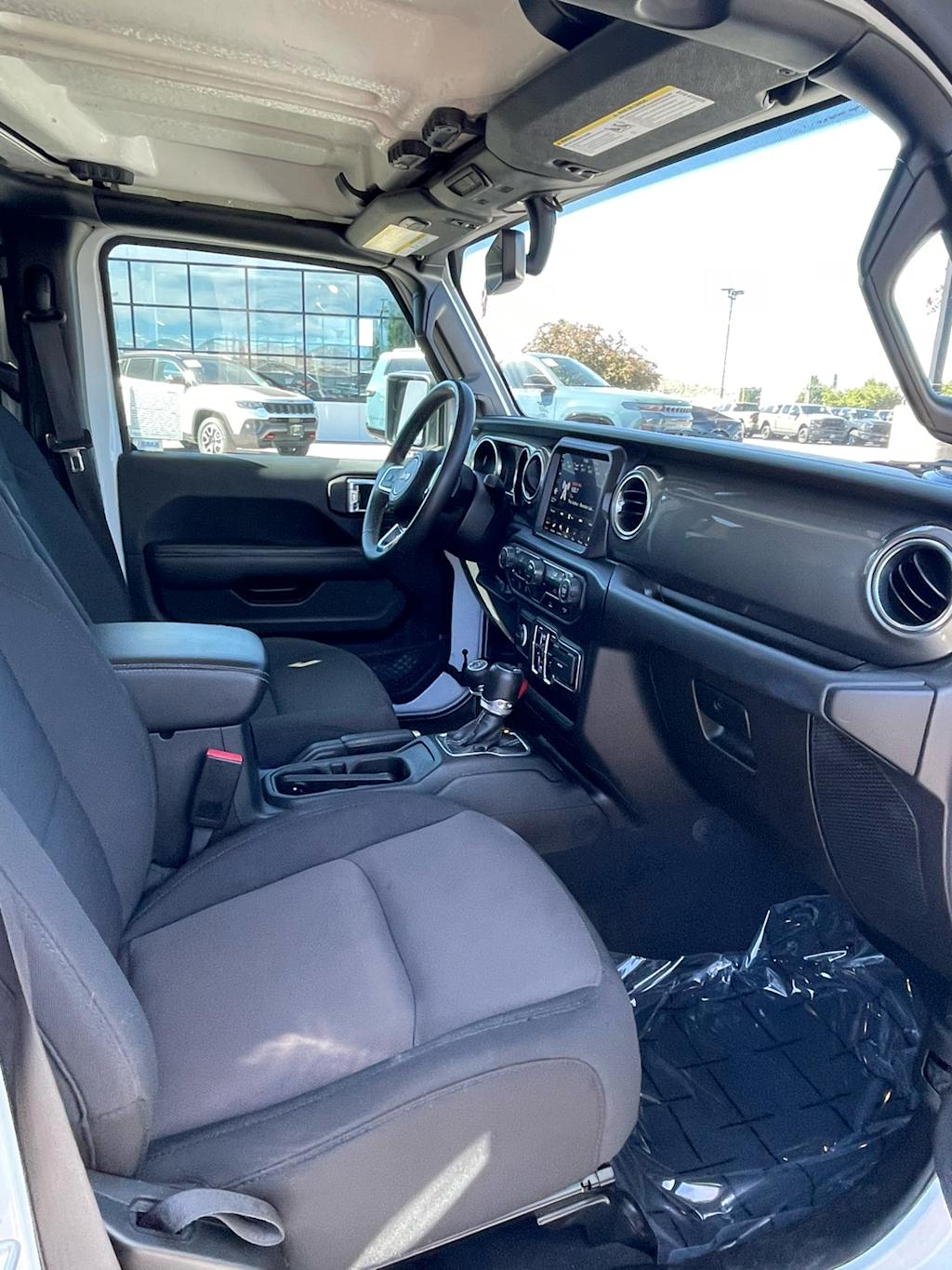 Thumbnail: 2023 Jeep Gladiator - 9
