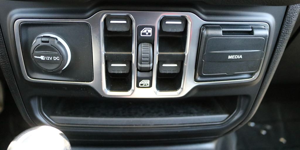 Thumbnail: 2025 Jeep Gladiator - 15
