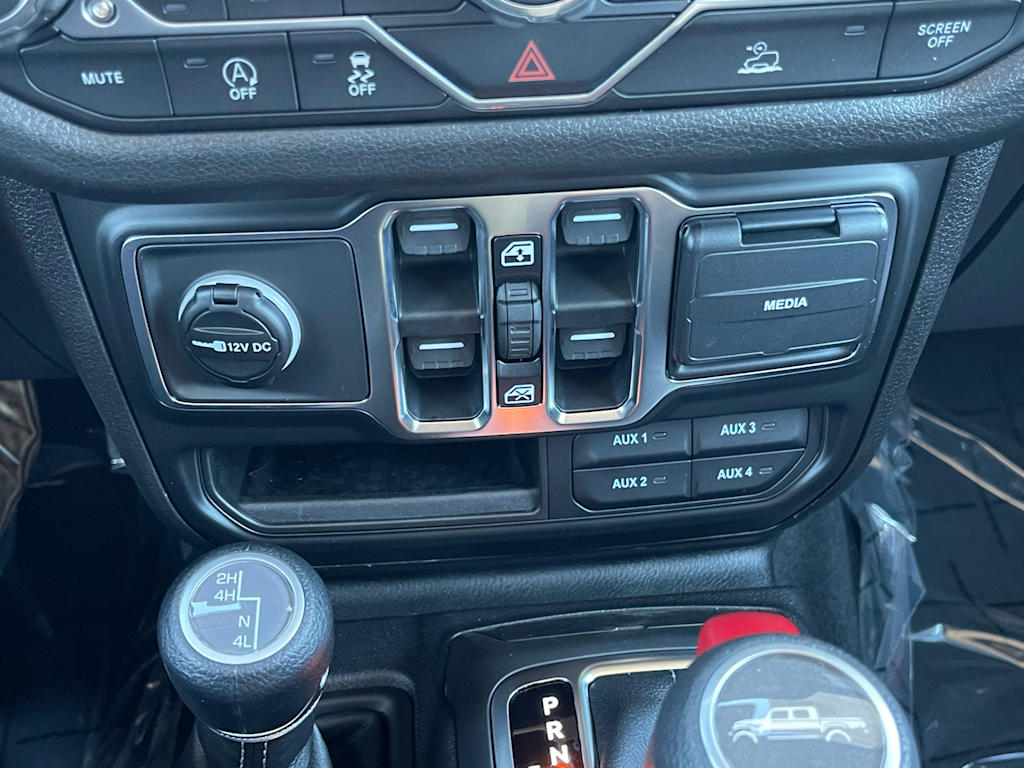 Thumbnail: 2026 Jeep Gladiator - 23