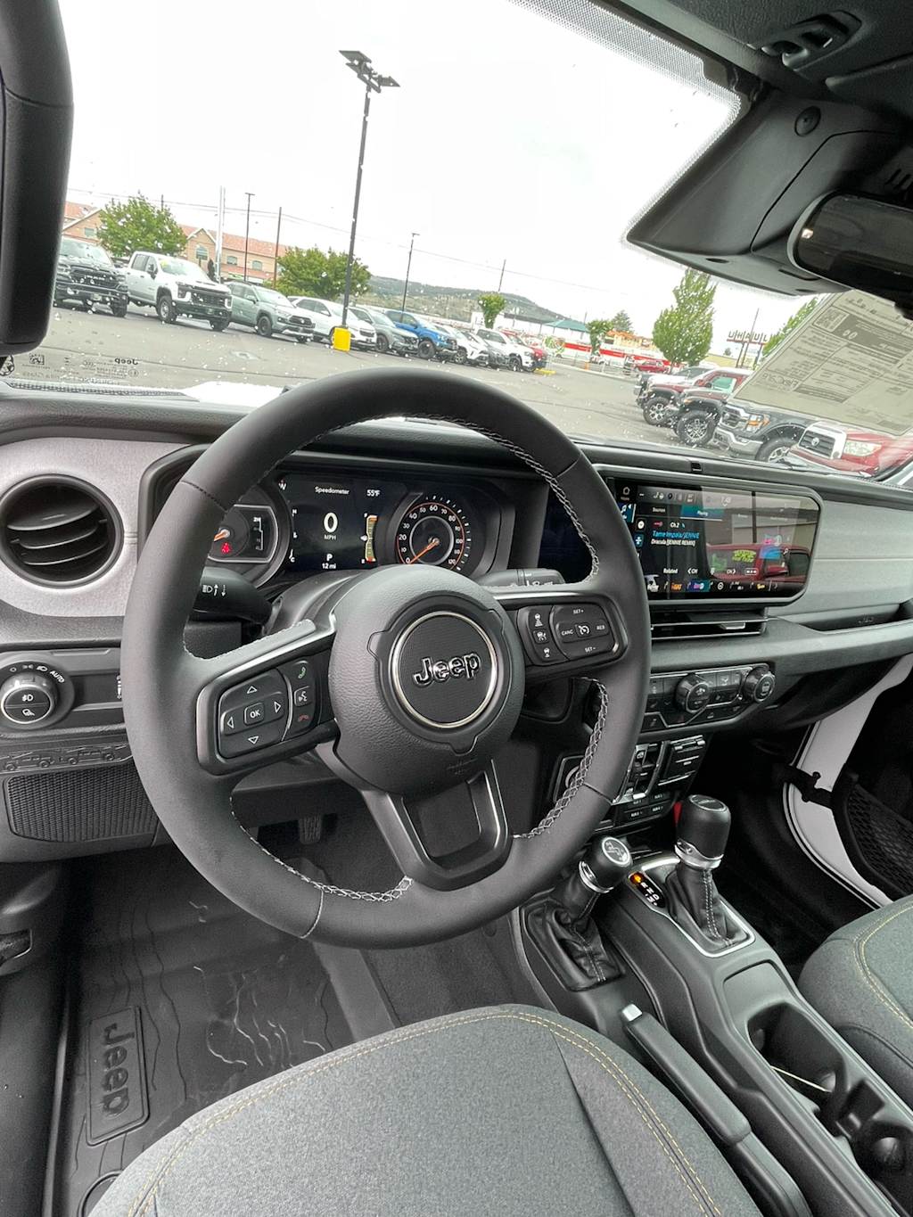 Thumbnail: 2026 Jeep Gladiator - 8
