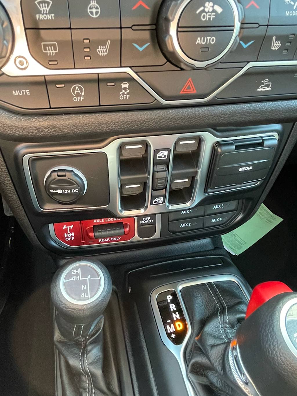 Thumbnail: 2026 Jeep Gladiator - 23