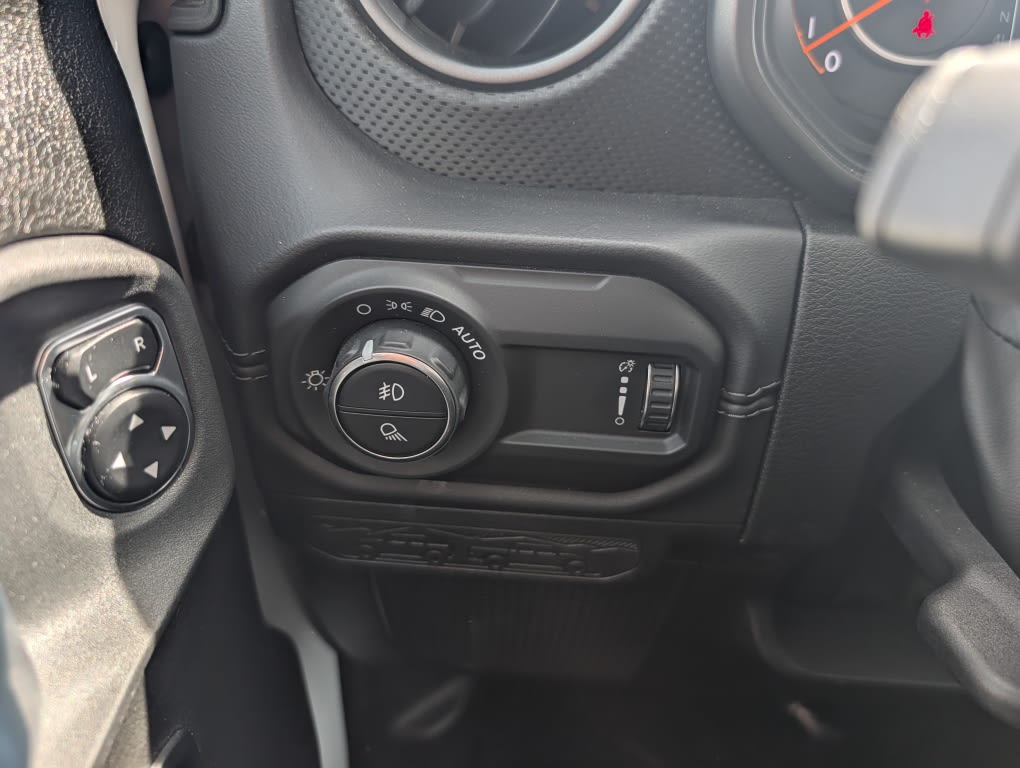 Thumbnail: 2026 Jeep Gladiator - 25