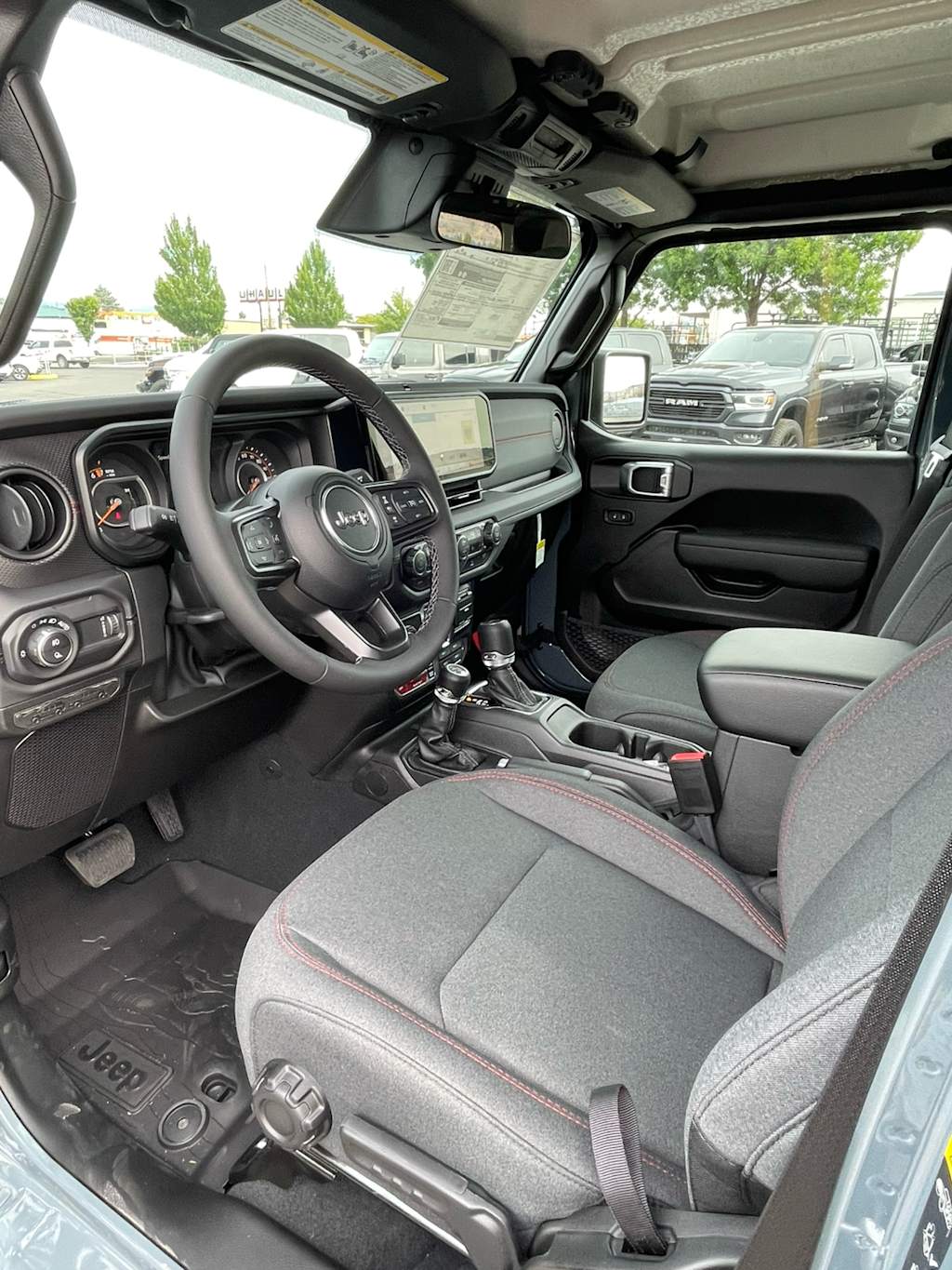 Thumbnail: 2026 Jeep Gladiator - 8
