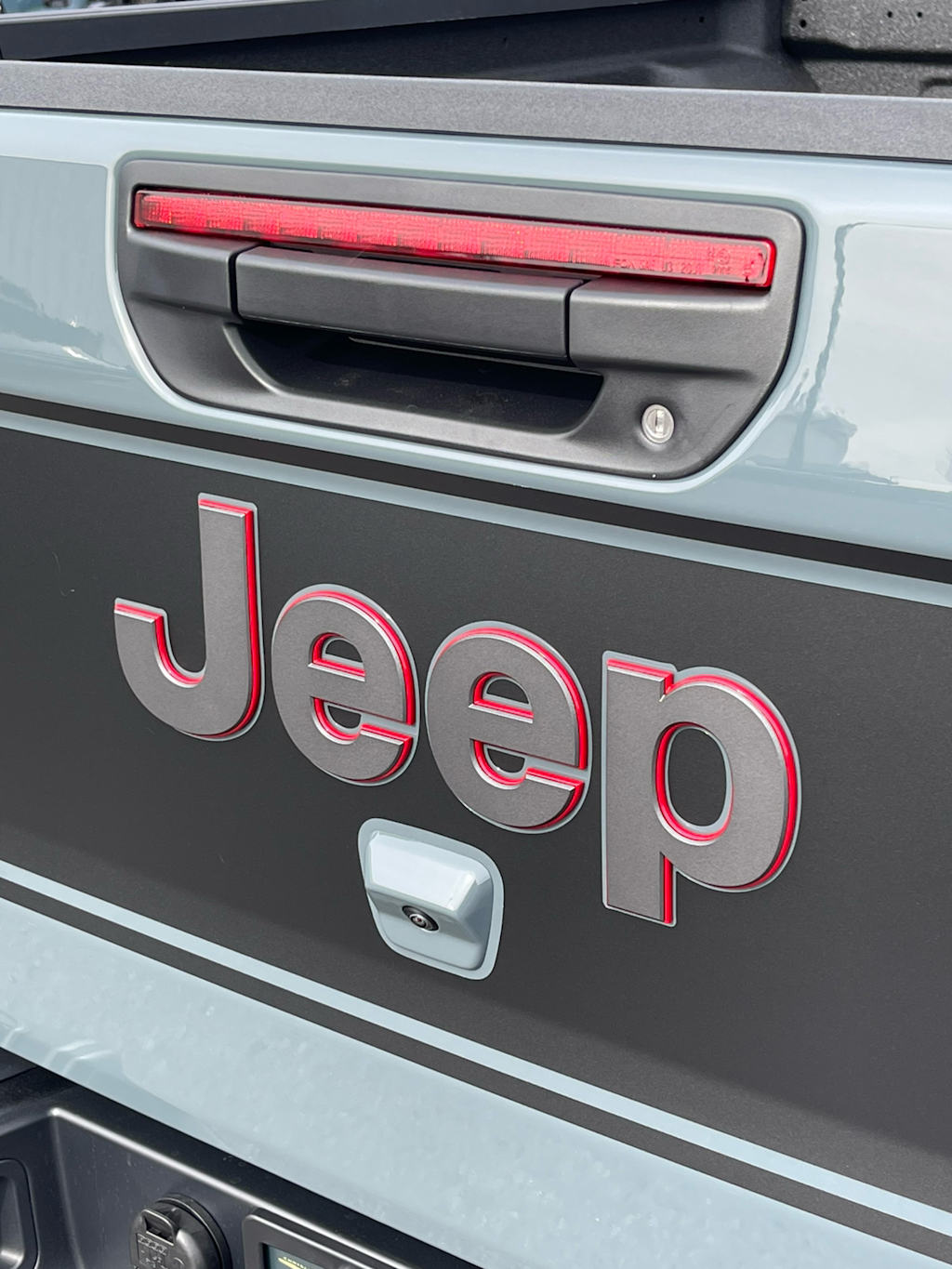 Thumbnail: 2026 Jeep Gladiator - 17