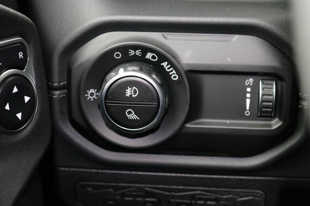 Thumbnail: 2026 Jeep Gladiator - 24