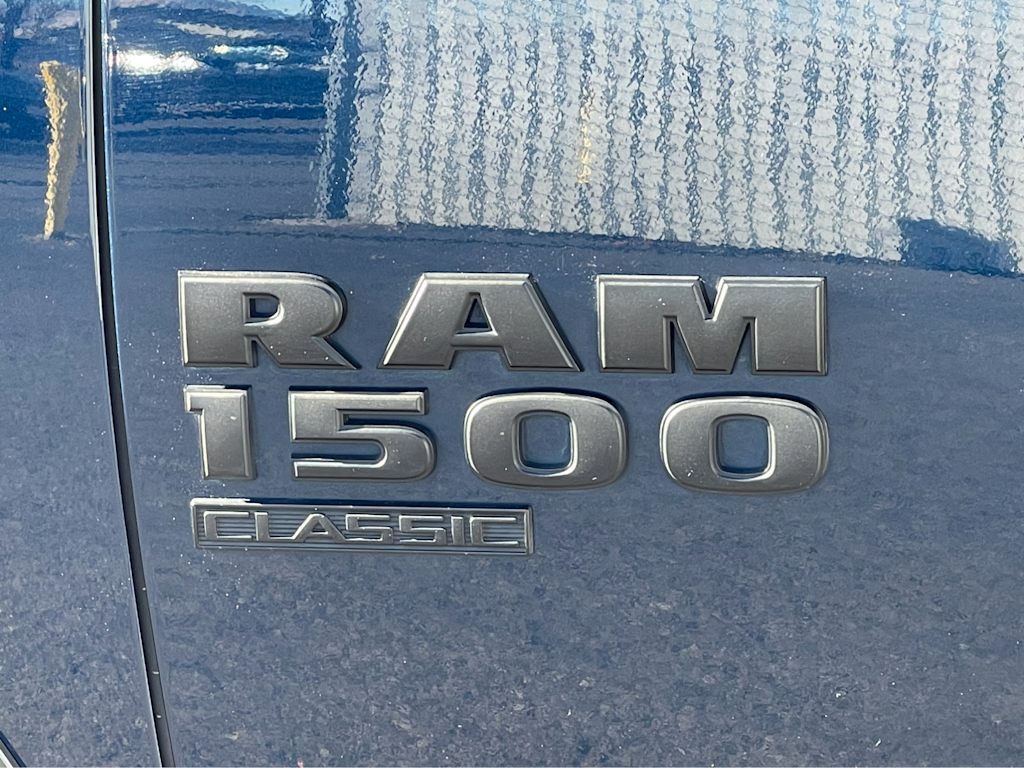 2022 RAM 1500 Classic SLT 8