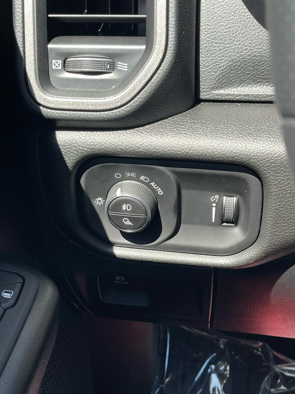 Thumbnail: 2026 RAM 1500 - 26