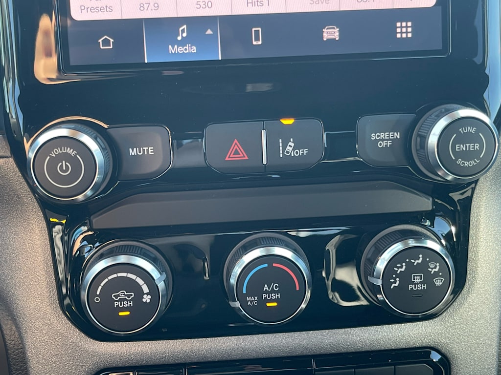 Thumbnail: 2026 RAM 1500 - 22