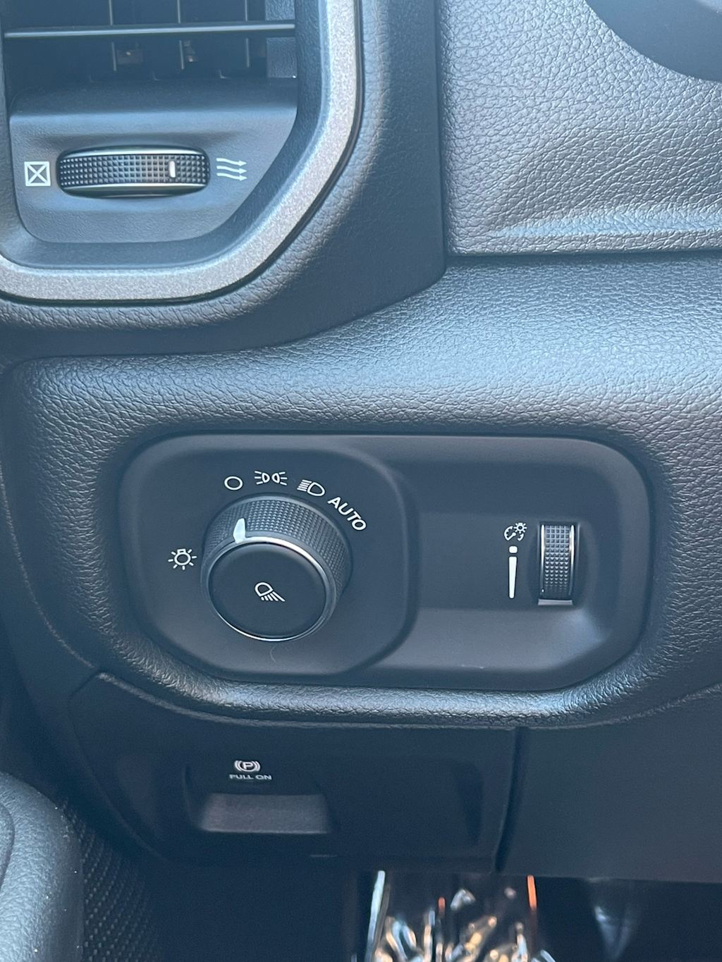 Thumbnail: 2026 RAM 1500 - 26