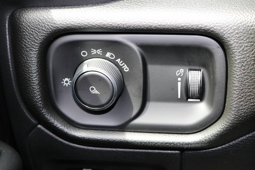 Thumbnail: 2026 RAM 1500 - 26
