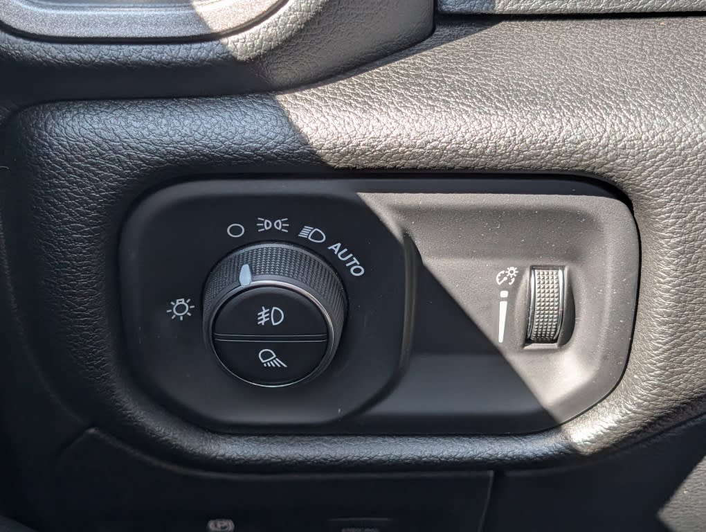 Thumbnail: 2026 RAM 1500 - 27