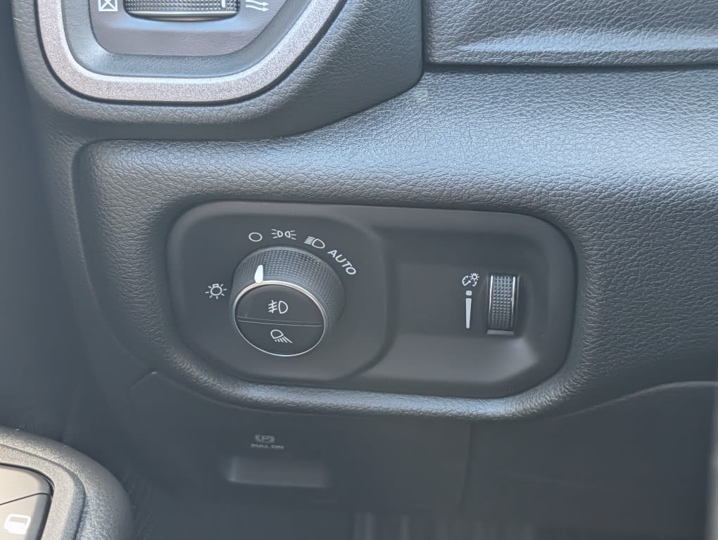 Thumbnail: 2026 RAM 1500 - 28