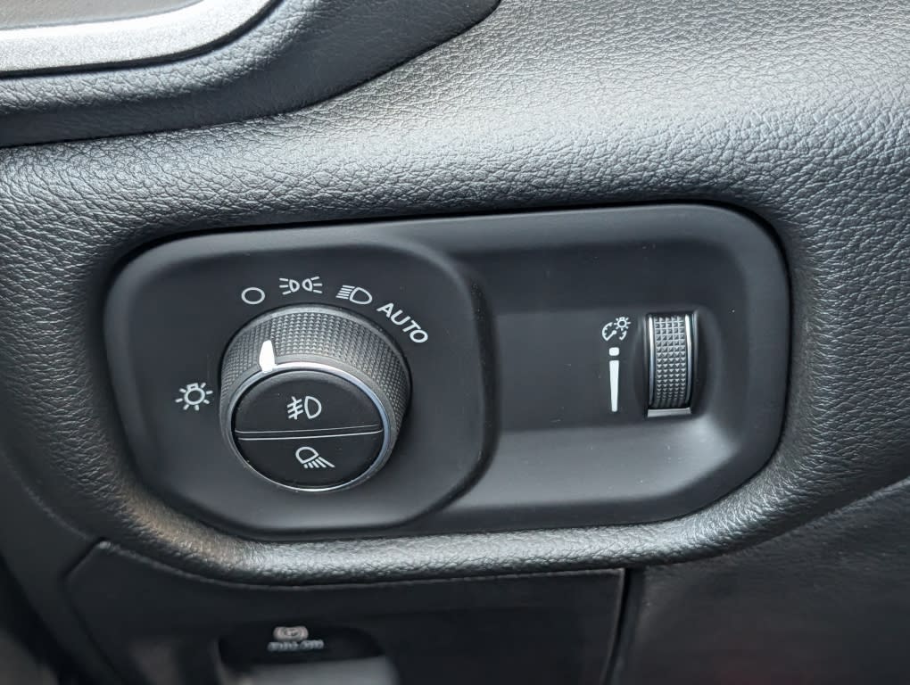 Thumbnail: 2026 RAM 1500 - 28