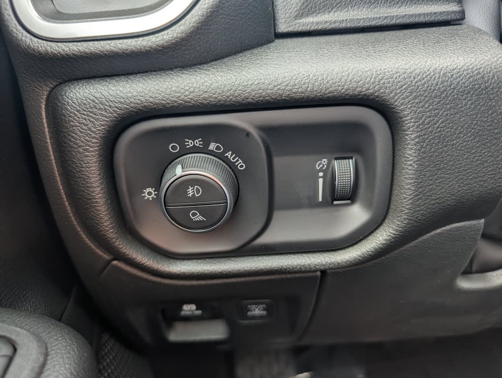 Thumbnail: 2026 RAM 1500 - 27