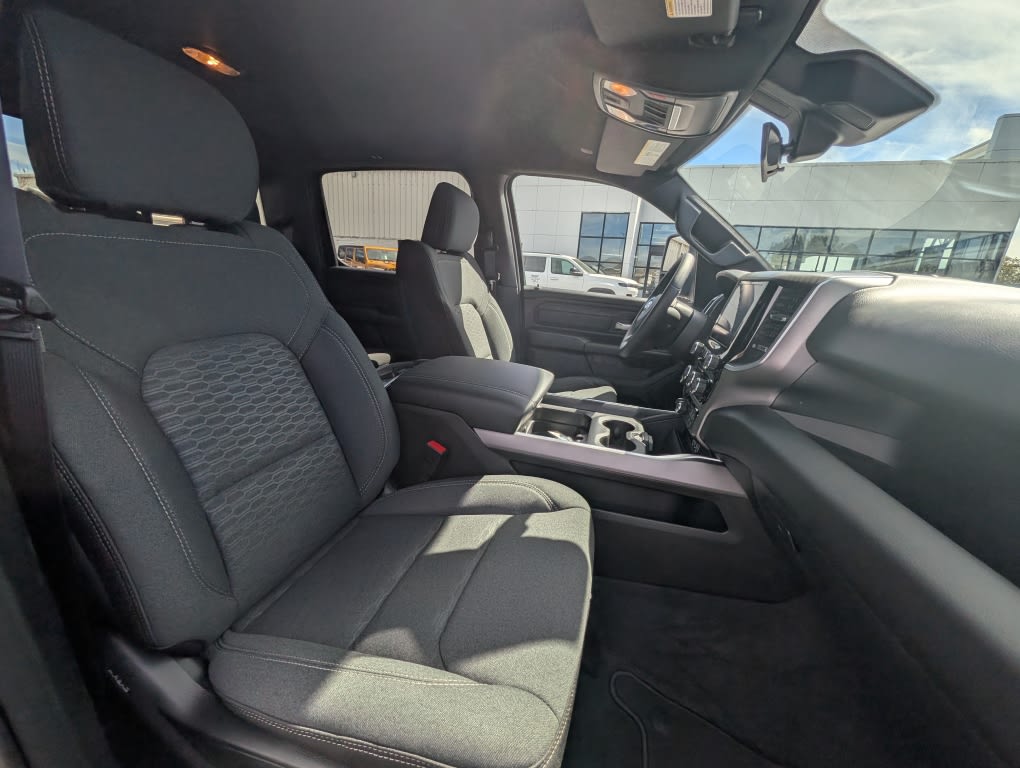 Thumbnail: 2026 RAM 1500 - 9