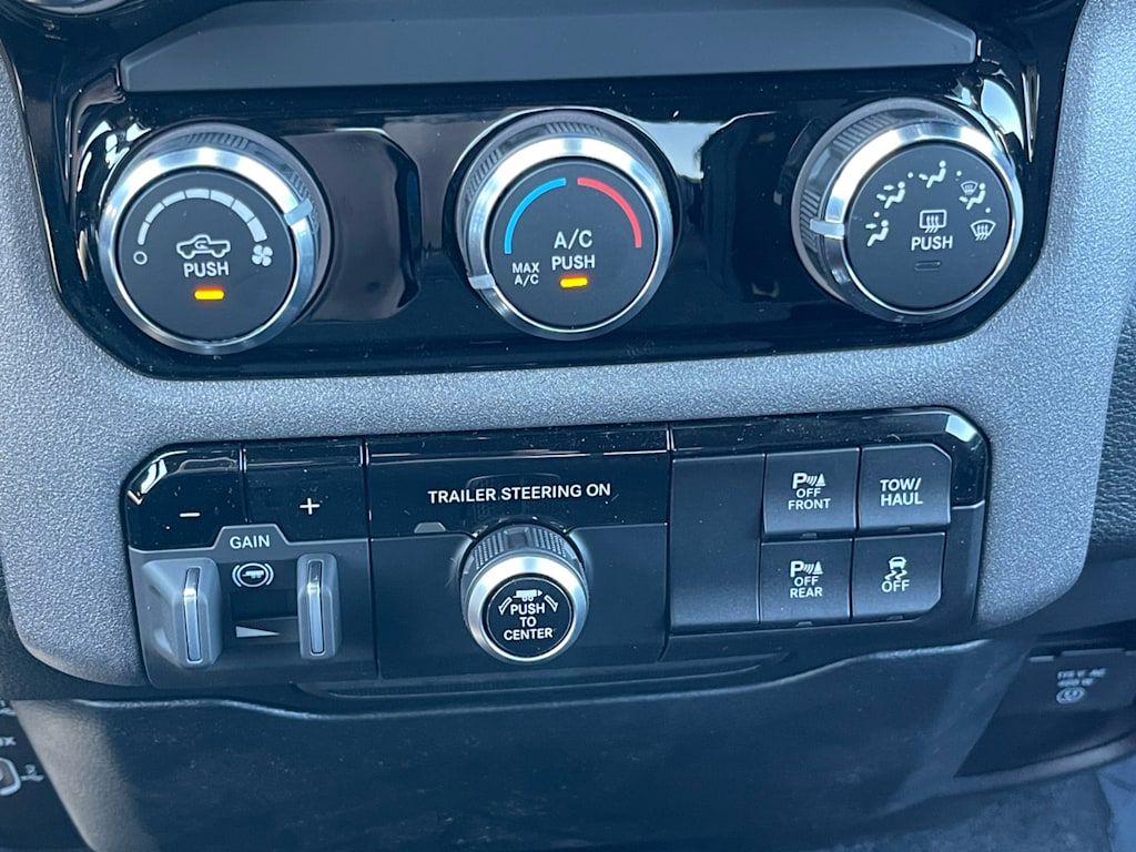 Thumbnail: 2026 RAM 1500 - 22