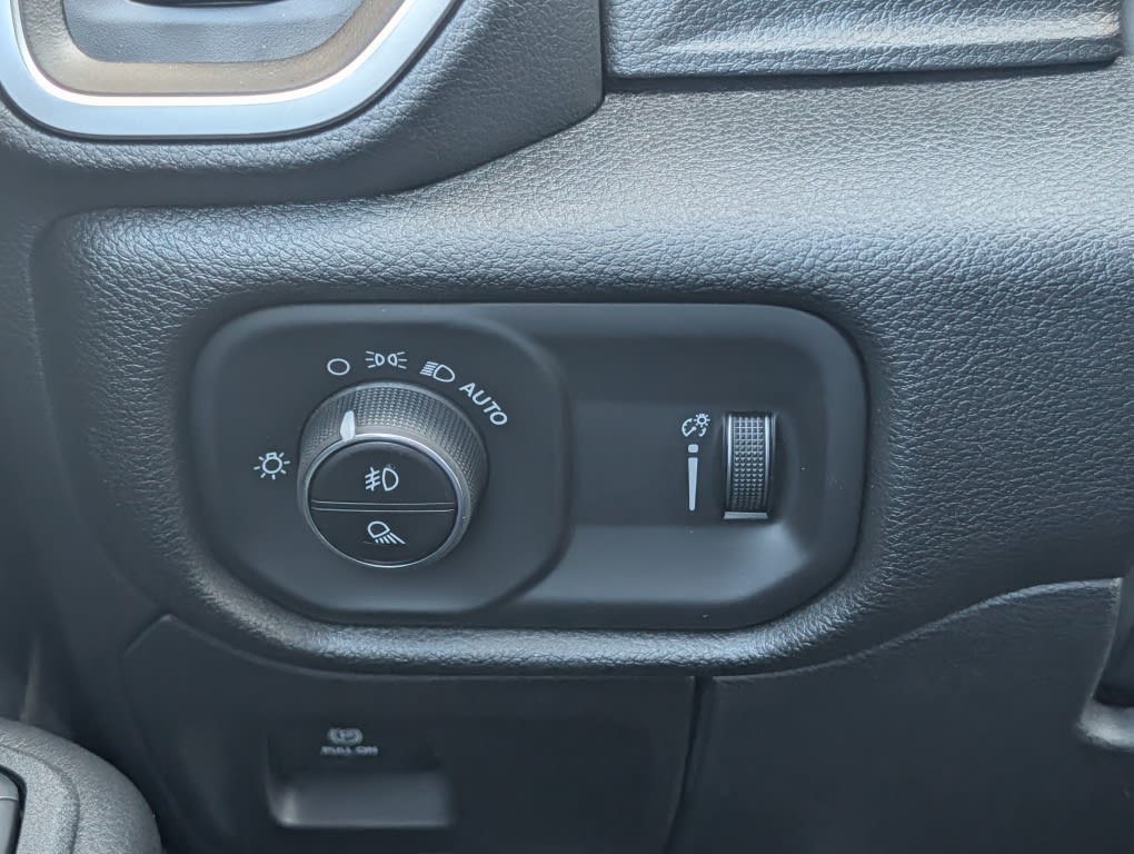 Thumbnail: 2026 RAM 1500 - 26