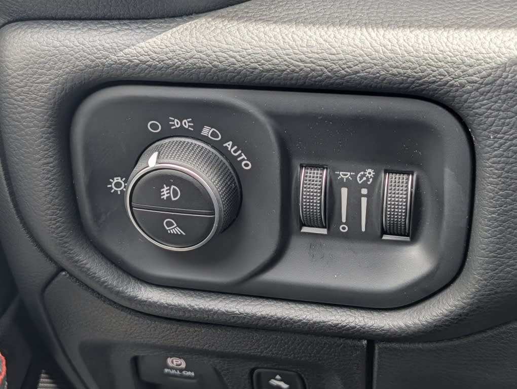 Thumbnail: 2026 RAM 1500 - 26