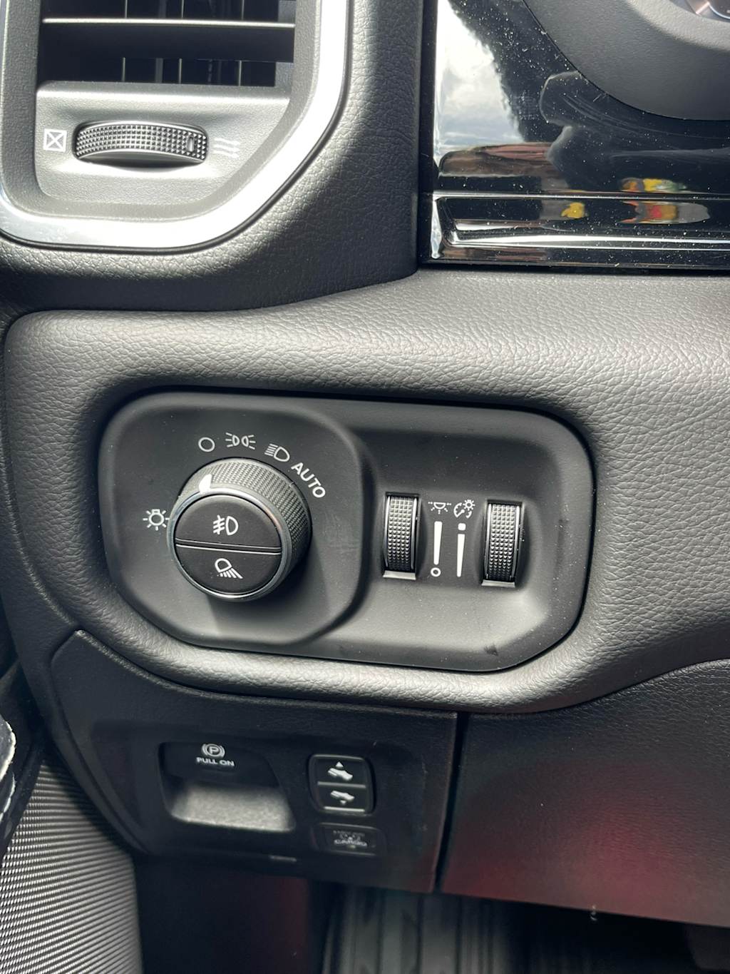 Thumbnail: 2026 RAM 1500 - 25