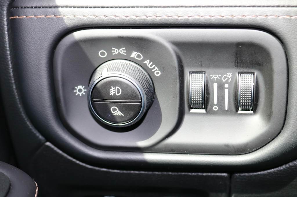 Thumbnail: 2026 RAM 1500 - 26