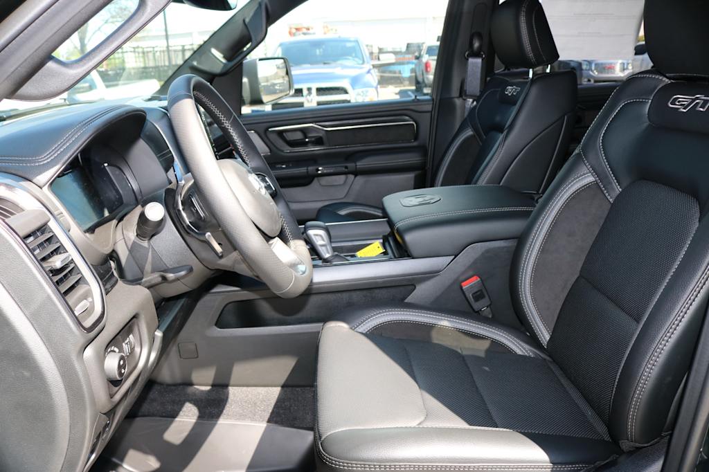 Thumbnail: 2026 RAM 1500 - 9