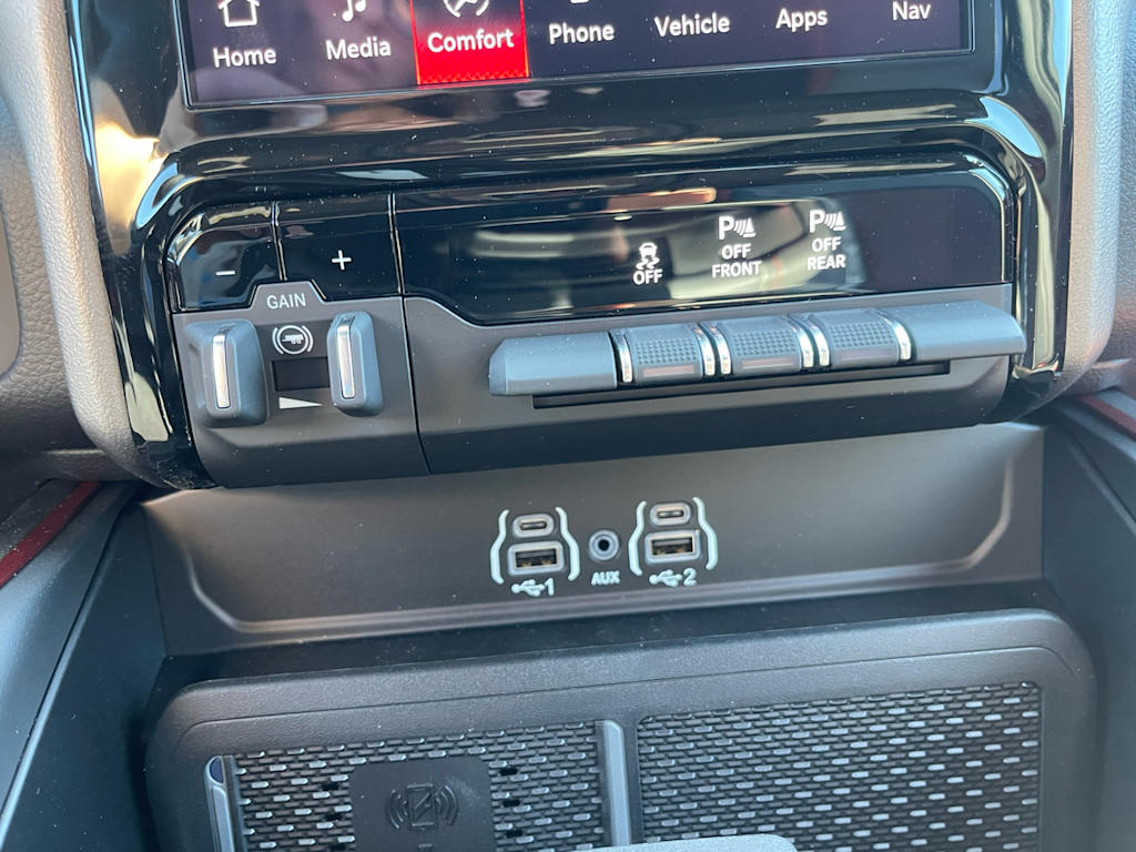 Thumbnail: 2026 RAM 1500 - 25