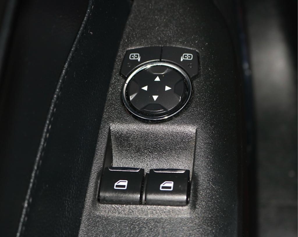 Thumbnail: 2015 Ford Mustang - 24