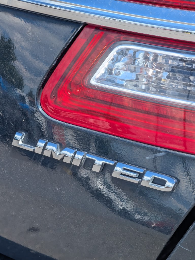 Thumbnail: 2015 Ford Taurus - 3
