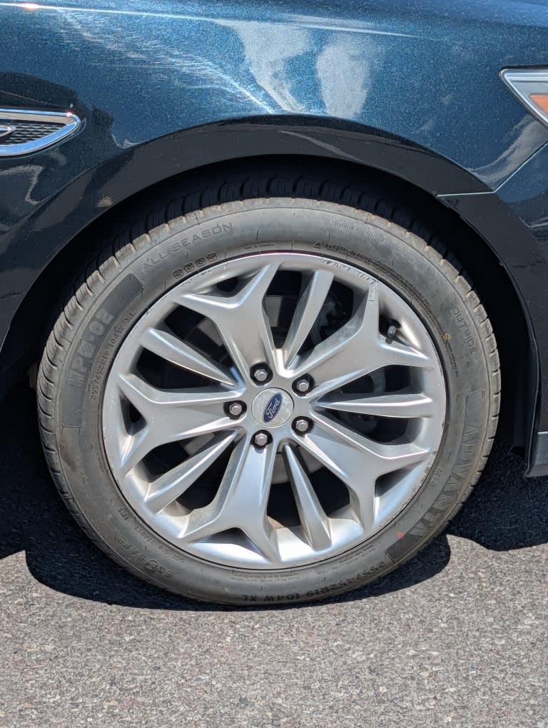 Thumbnail: 2015 Ford Taurus - 7