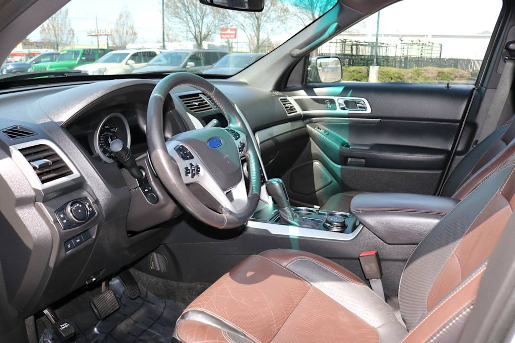 Thumbnail: 2015 Ford Explorer - 8