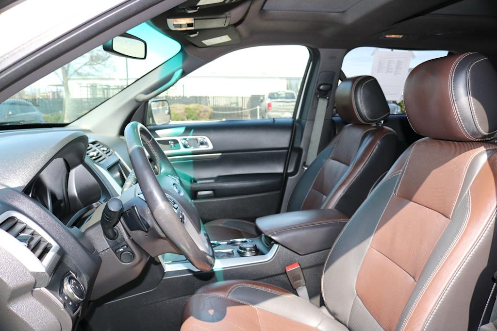Thumbnail: 2015 Ford Explorer - 28
