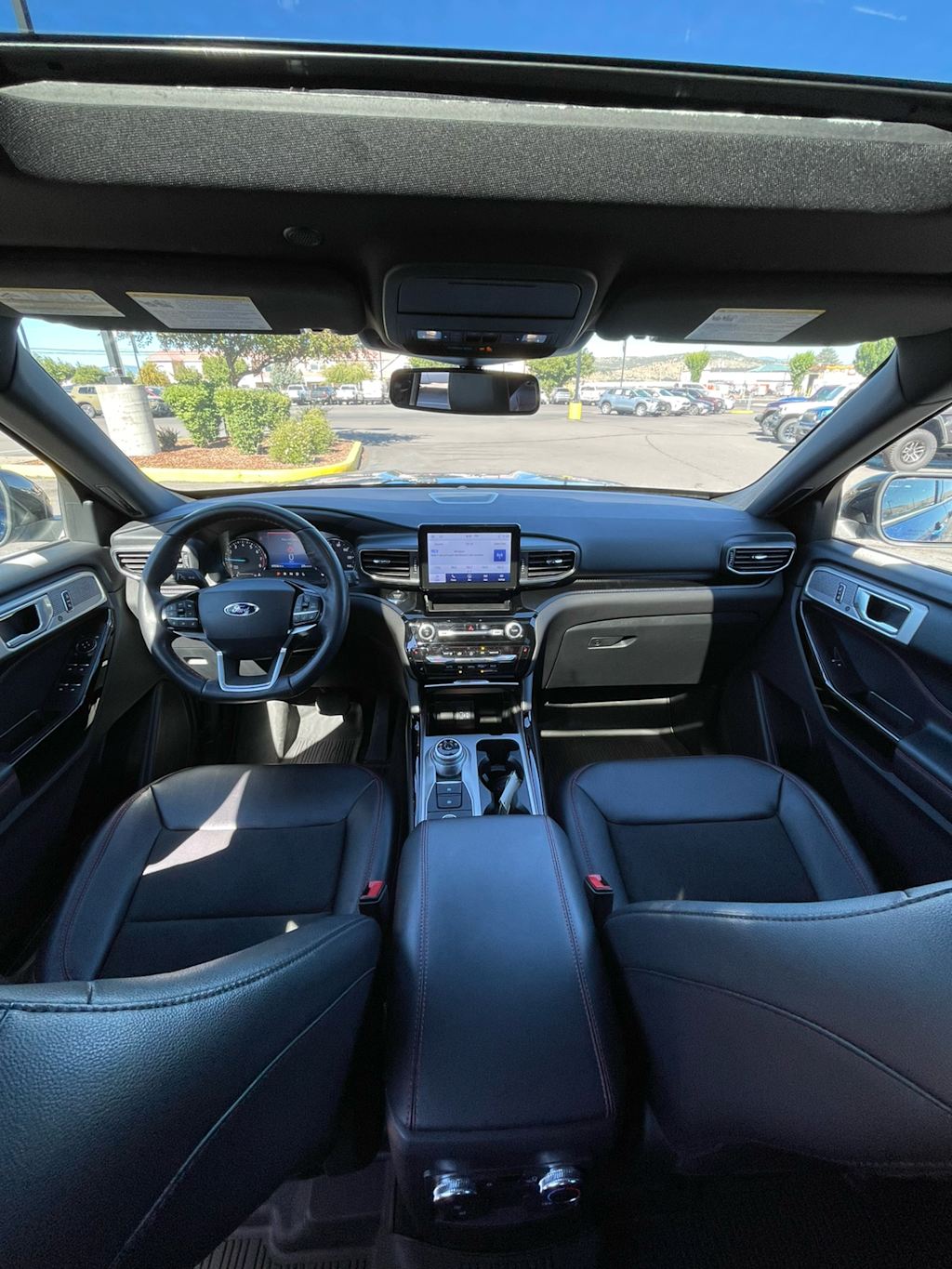 Thumbnail: 2022 Ford Explorer - 9