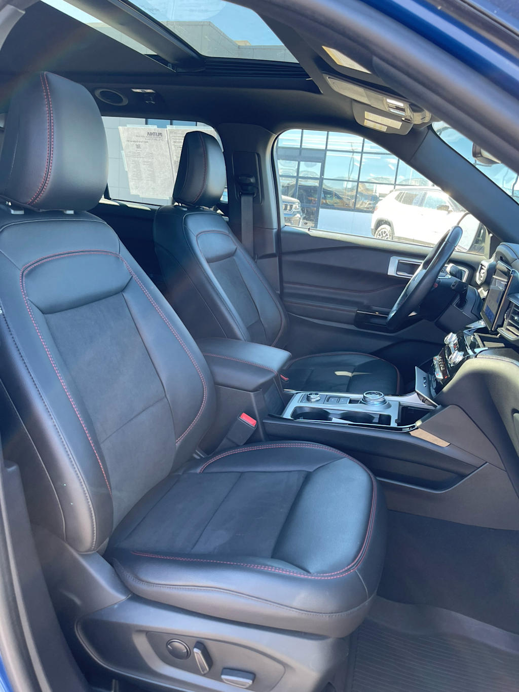 Thumbnail: 2022 Ford Explorer - 10