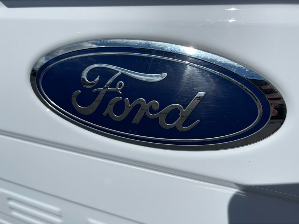 Thumbnail: 2022 Ford Econoline - 7